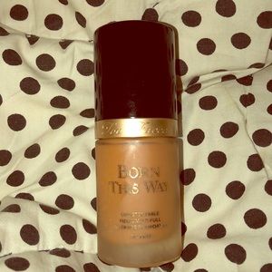 Too faced Born the way foundations